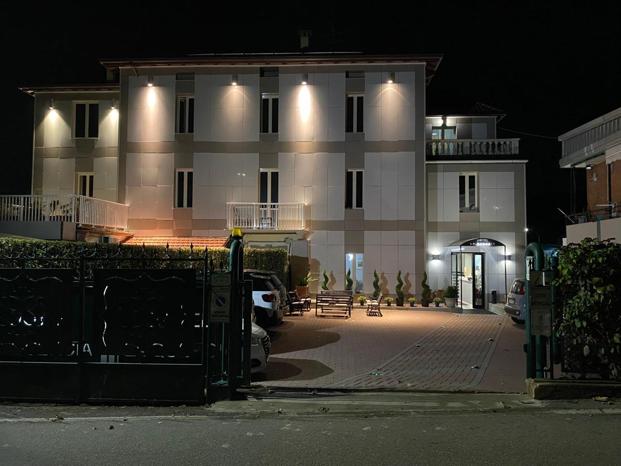 Hotel La Quercia Mozzo Buitenkant foto