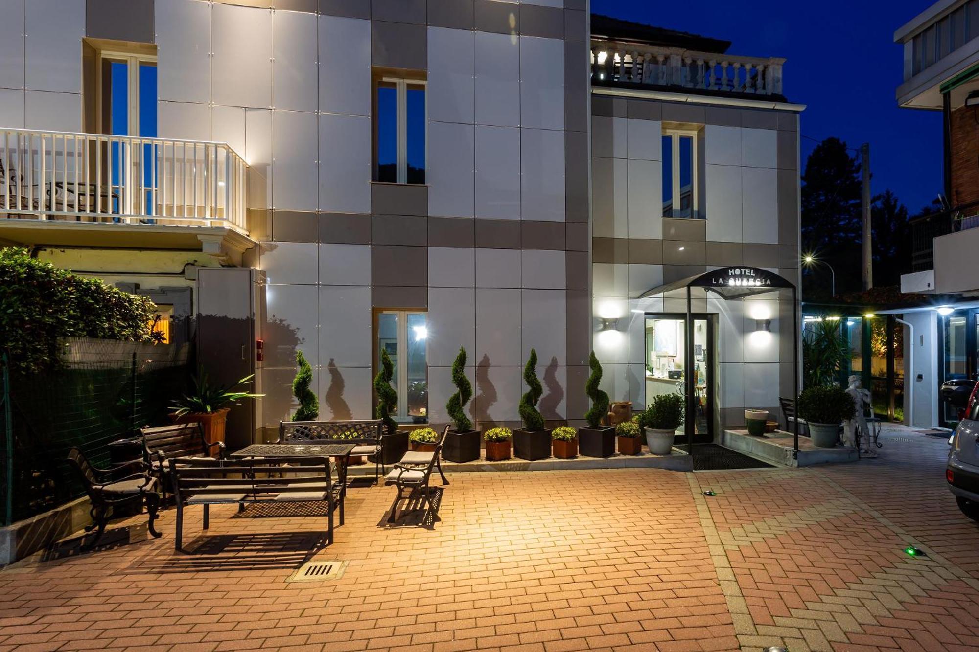 Hotel La Quercia Mozzo Buitenkant foto