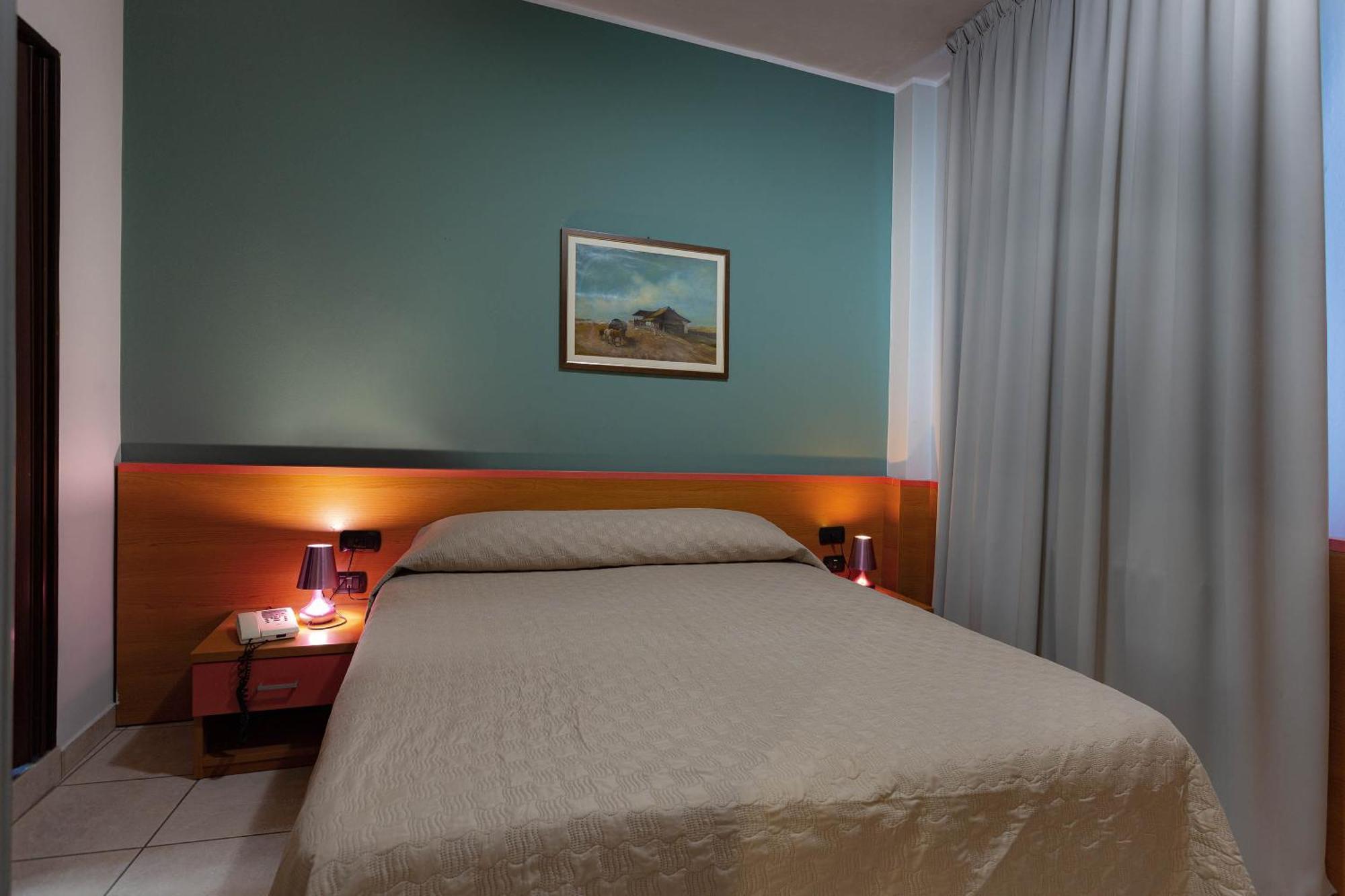 Hotel La Quercia Mozzo Buitenkant foto