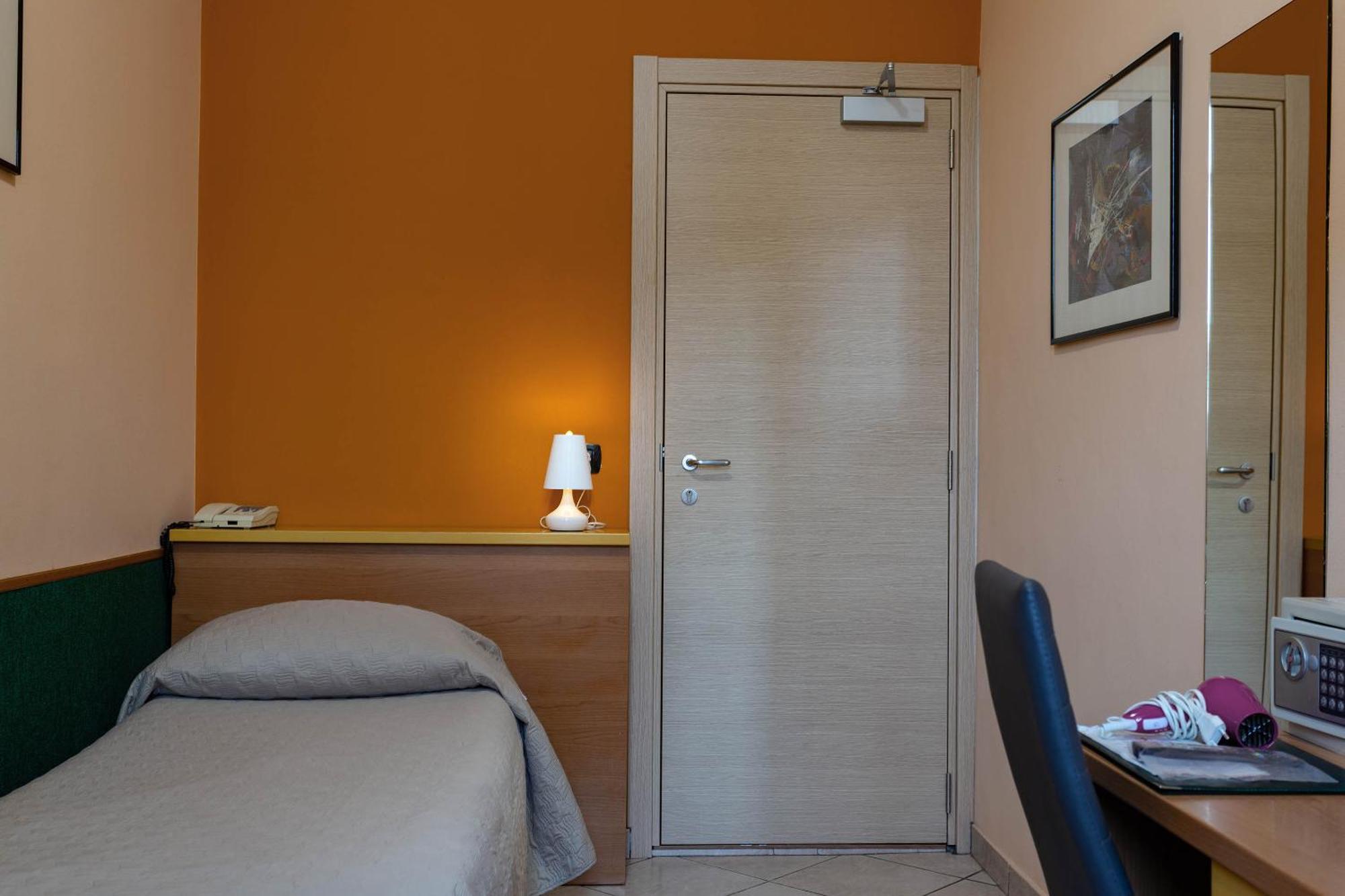 Hotel La Quercia Mozzo Buitenkant foto