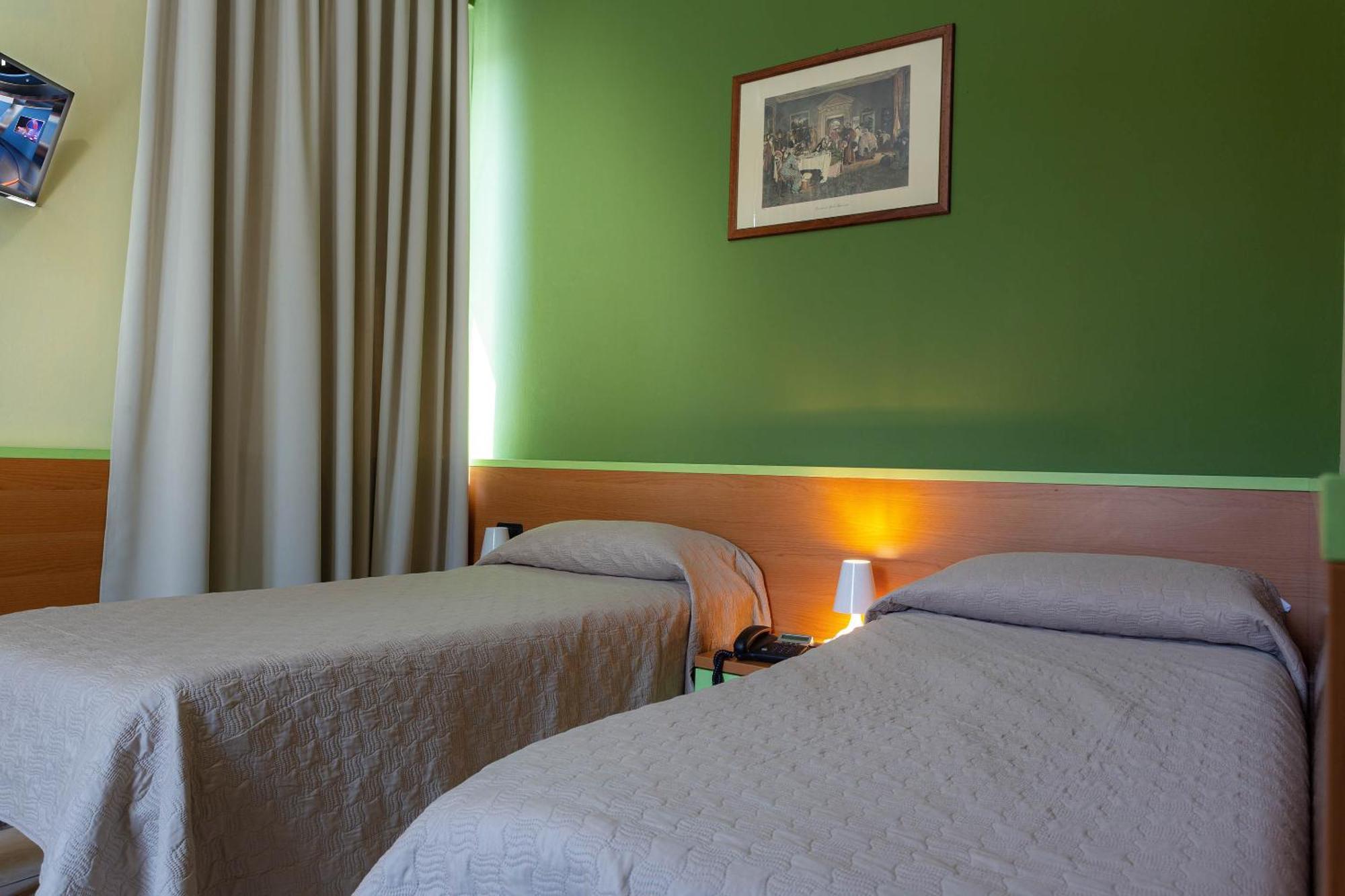 Hotel La Quercia Mozzo Buitenkant foto