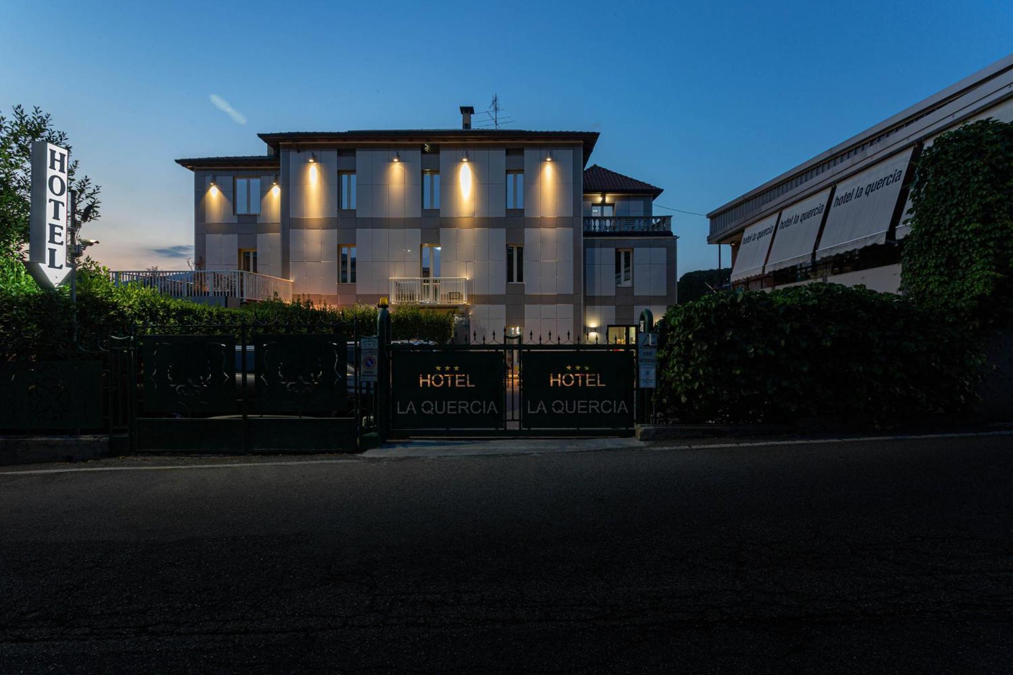 Hotel La Quercia Mozzo Buitenkant foto