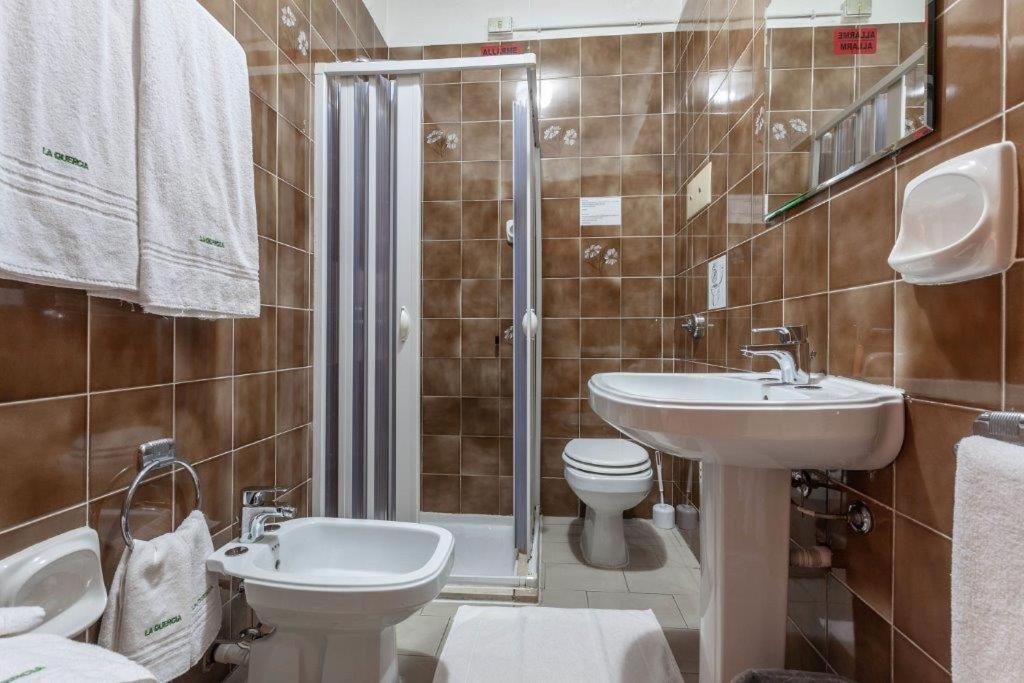 Hotel La Quercia Mozzo Buitenkant foto